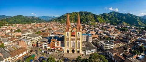 Transporte ejecutivo Chinchiná - vista ciudad y Aeropuerto La Nubia (MZL) — vía Manizales